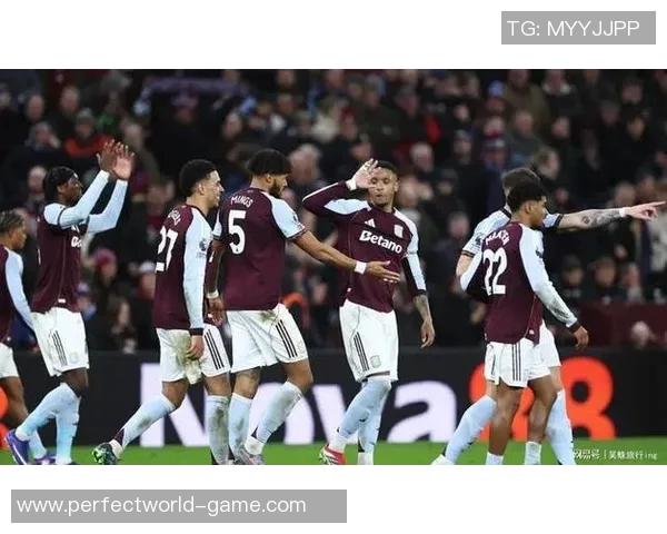 英超赛场巴萨与多特蒙德战平引发转会风波全场沸腾